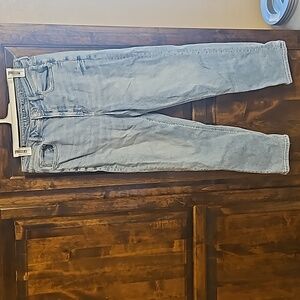 American Eagle Mom Jean